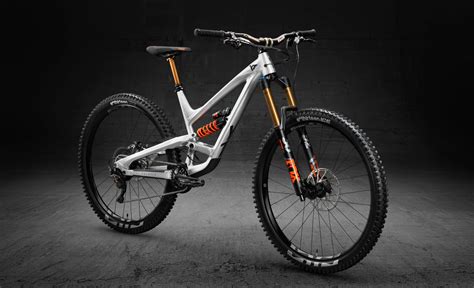 Yt bikes - Fork FOX 38 Float Factory E-bike. Shock FOX Float X2 Factory. Drivetrain Shimano XT. 2. CORE 4. CORE 3. UNCAGED 9. ÖHLINS SUSPENSION. As a dominant force in moto, automotive, and MTB racing, Öhlins suspension products are engineered for speed and deliver unsurpassed levels of customization to perfect …